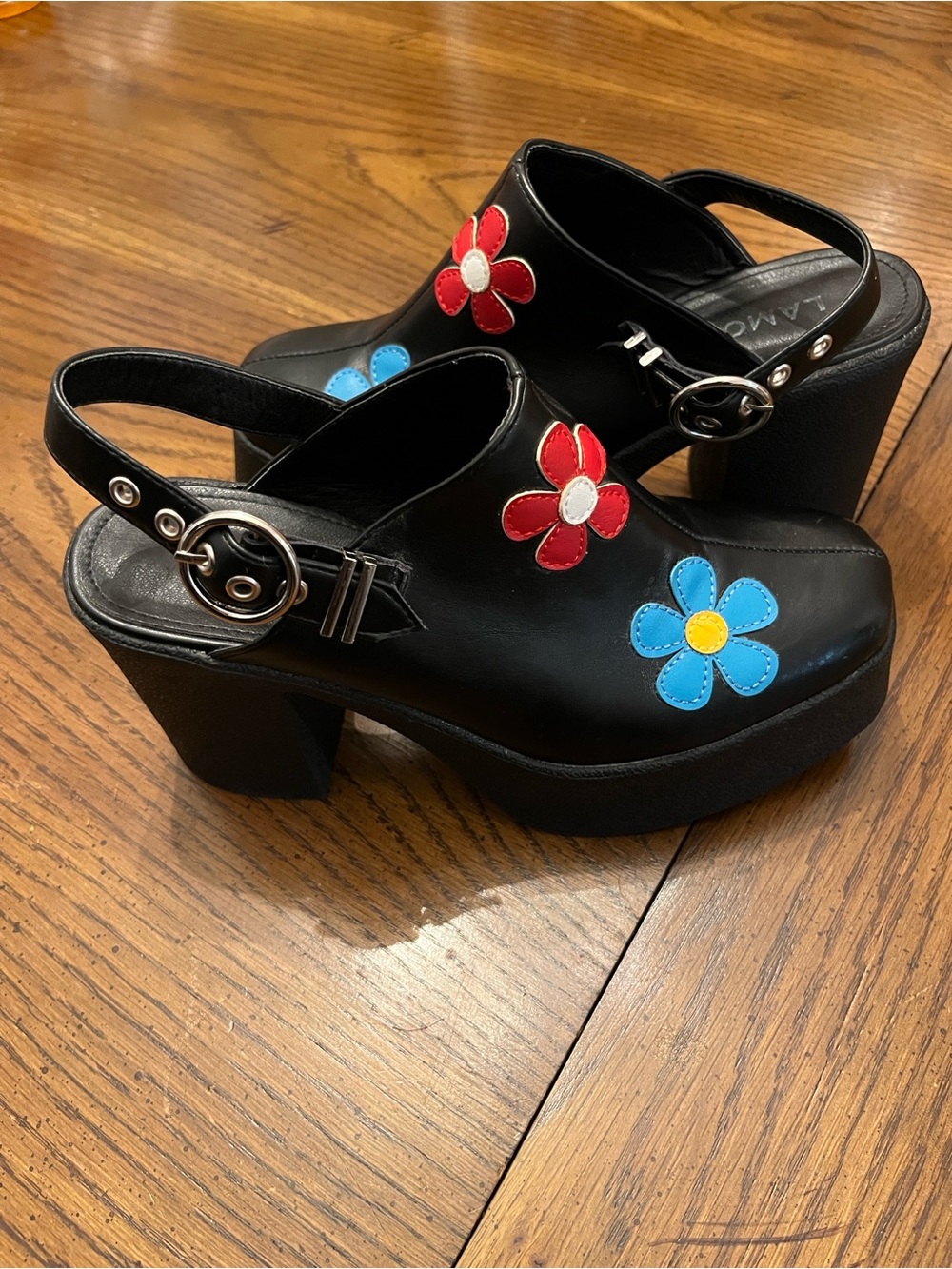Lamoda Chunky Platform Slingback Clogs with Red and Blue Floral Appliqués, 9 - Picture 7 of 13